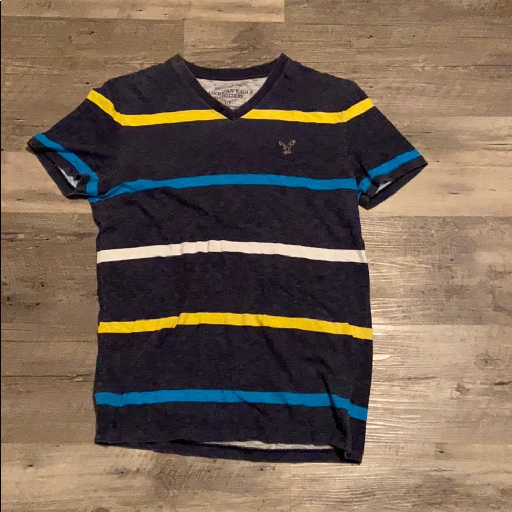 American eagle v neck